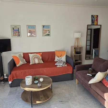 Apartment Centre 200 M De La Maison Carree , I